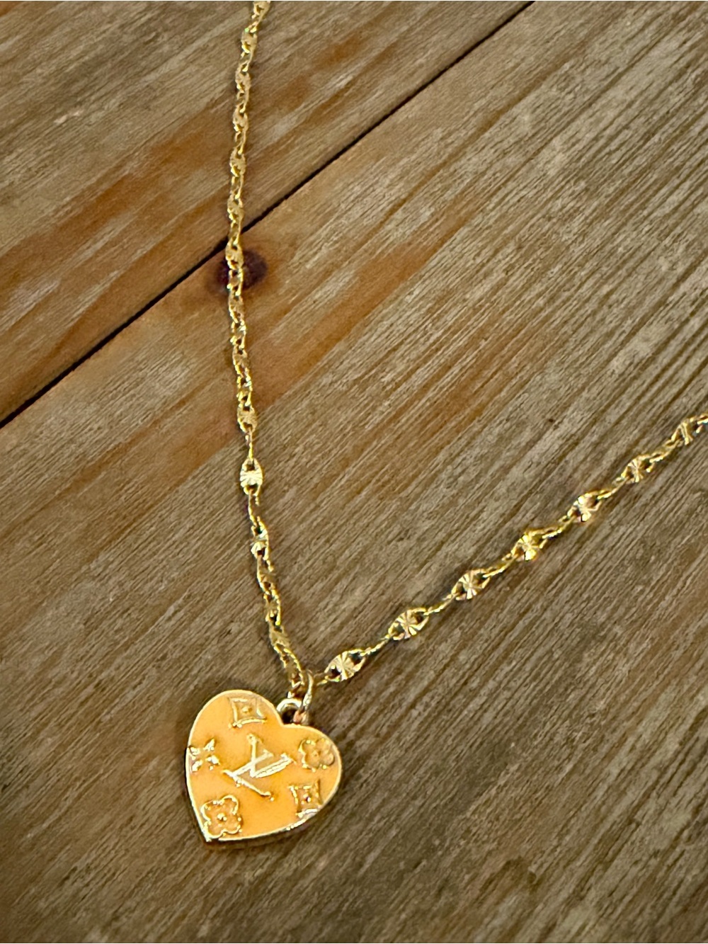 LV Gold Heart Pendant Necklace - Gold - Picture 1 of 10